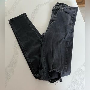 Black Paige jeans.  Style is hoxton cropped roll up jeans.  size 26.